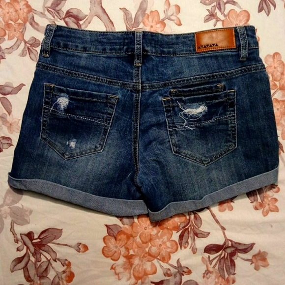 Dollhouse Denim Shorts – Size 3 Juniors, Dark Blue - Picture 5 of 8